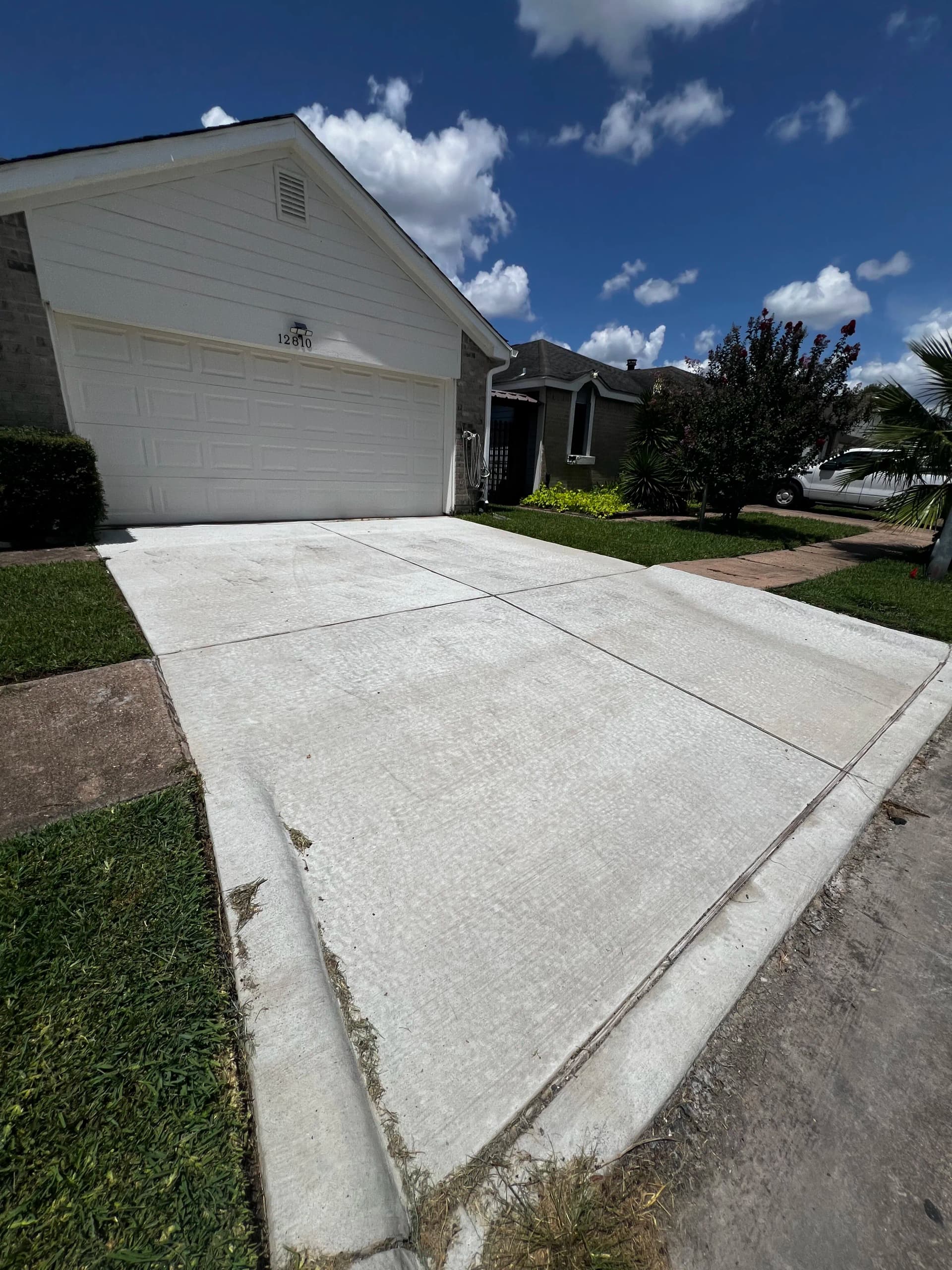 Fresh Concrete Driveway That Actually Delivers at the Curb