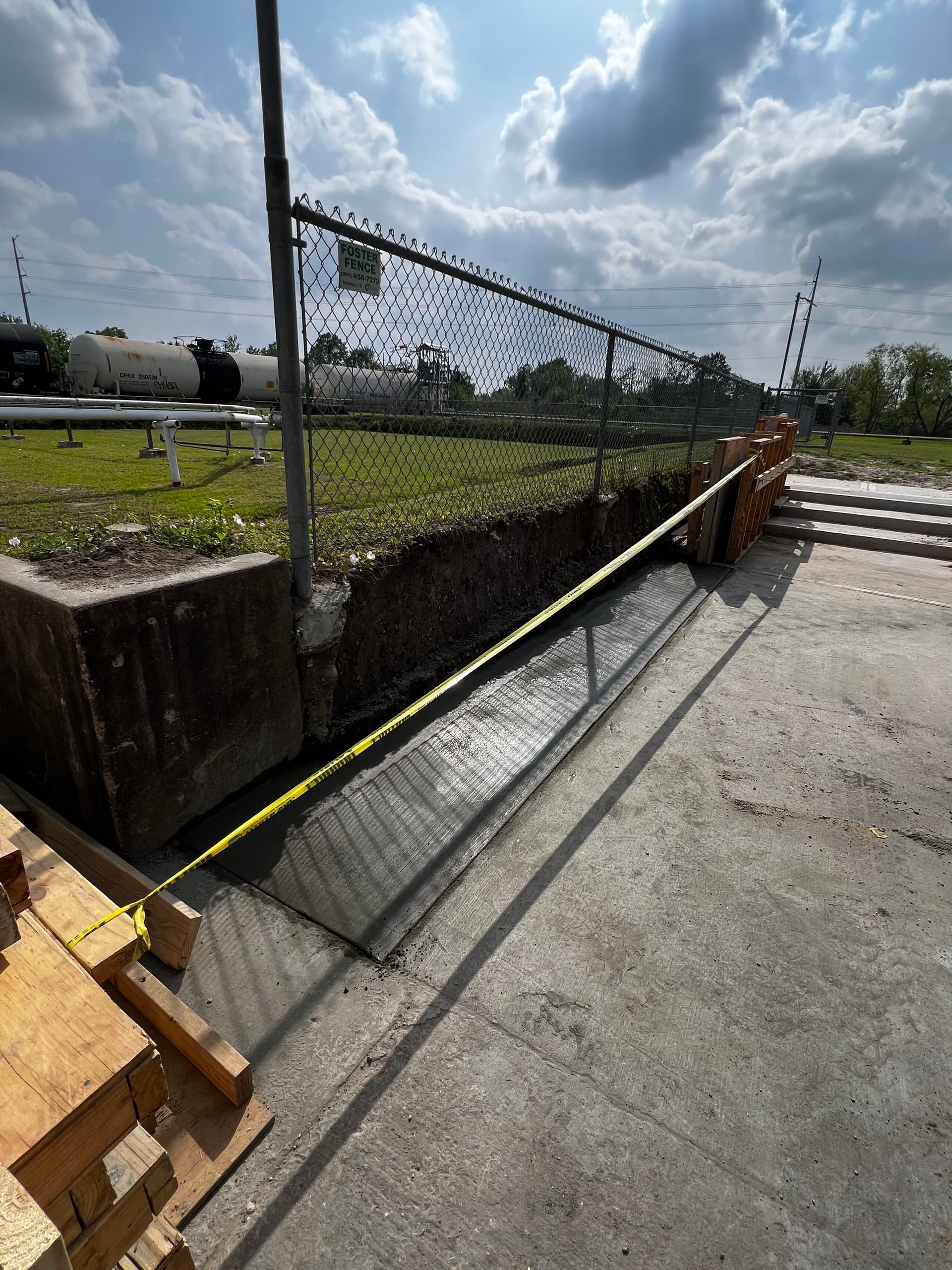 Gallery photos for Concrete Retention Wall Built for a Heavy-Duty Industrial Jobsite: Image #2