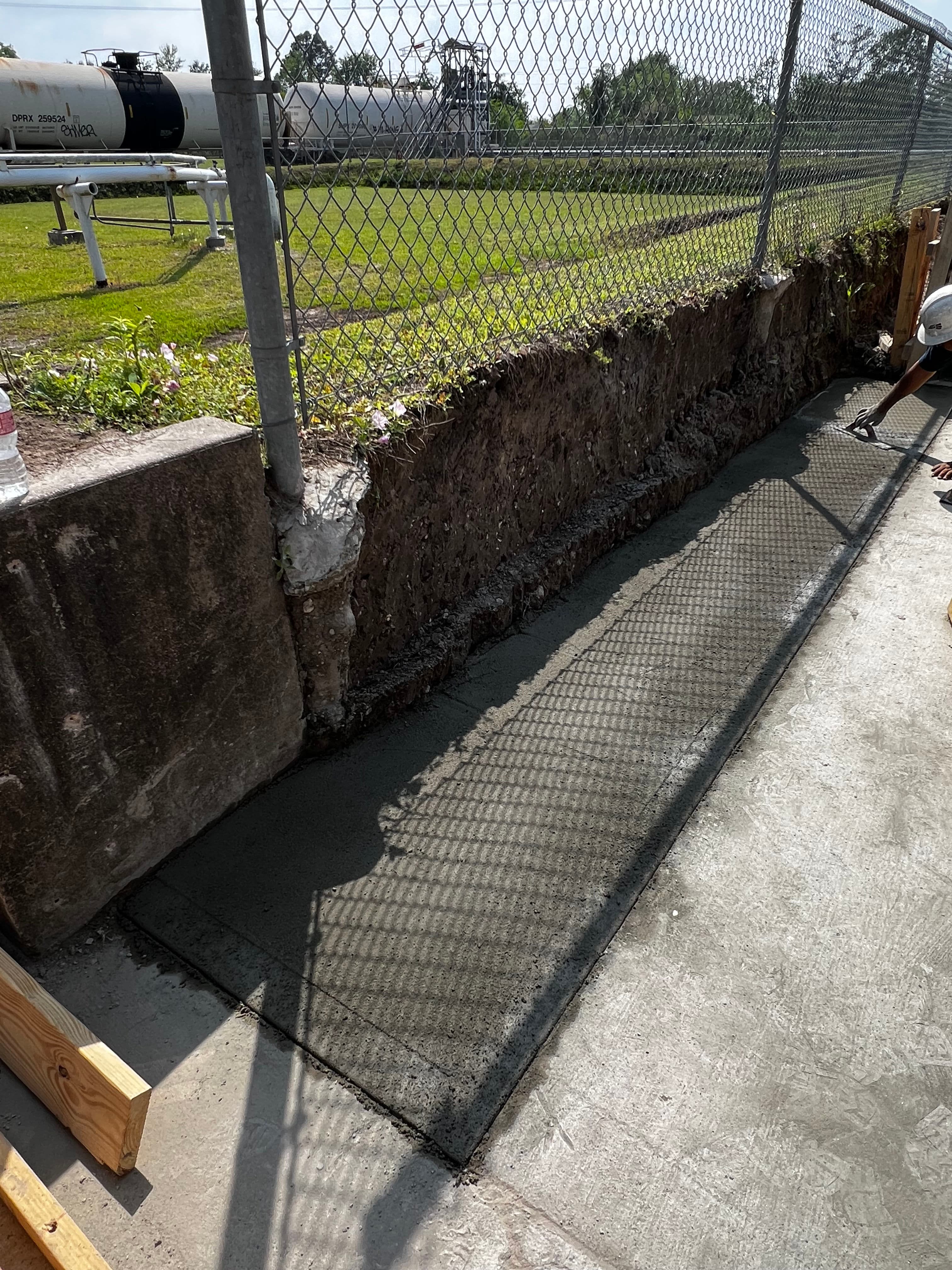 Project Concrete Retention Wall Built for a Heavy-Duty Industrial Jobsite image