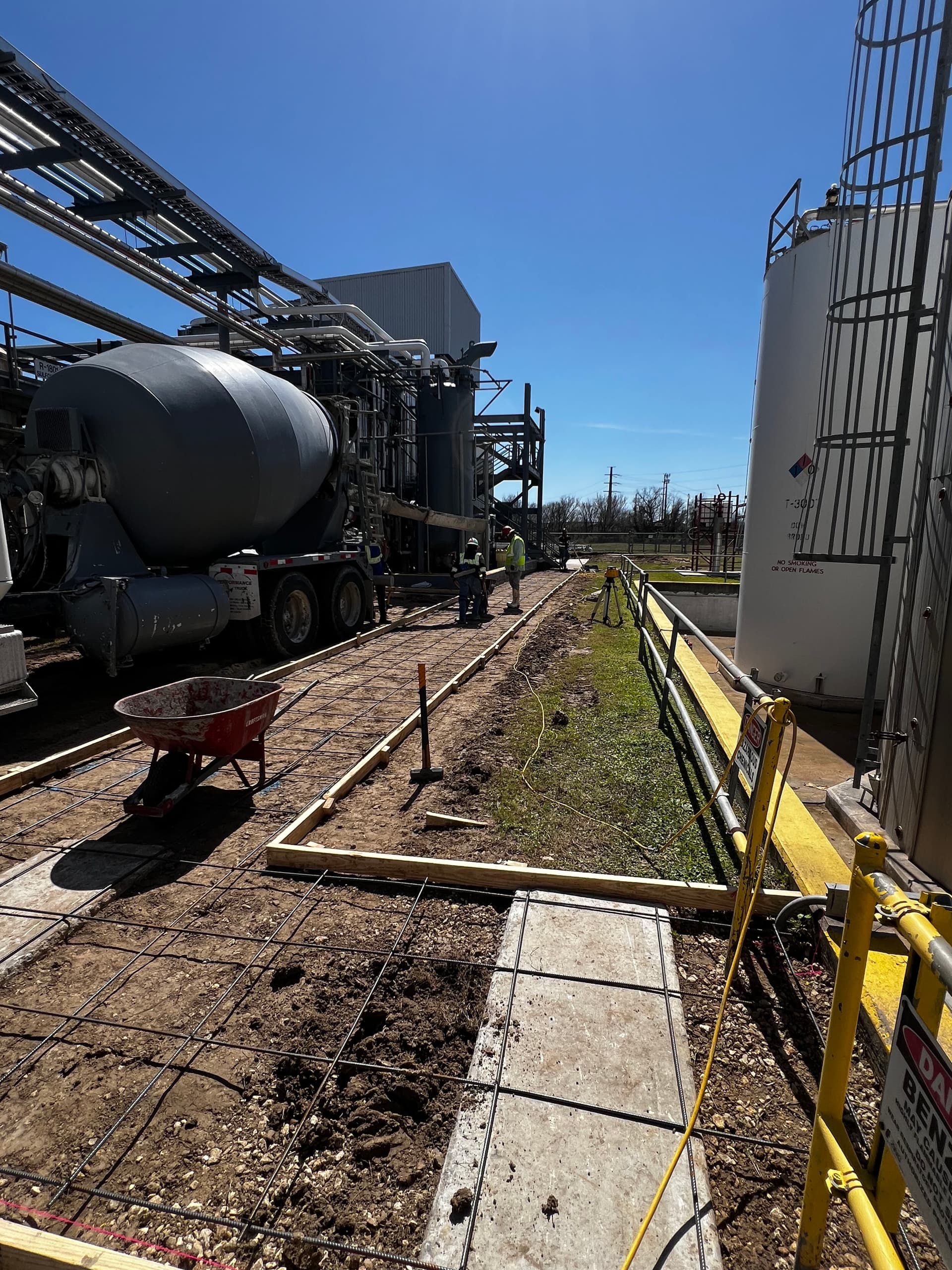 Gallery photos for New Concrete Sidewalks Poured at an Active Industrial Facility: Image #3