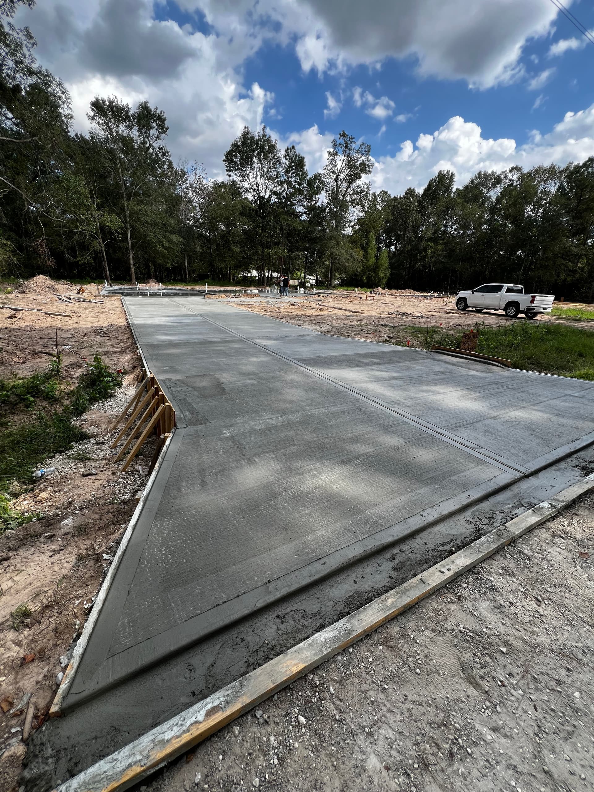 Gallery photos for New Driveway and Sidewalk Poured for a New Build Property: Image #4