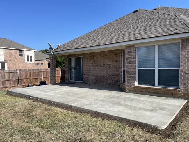 Clean Concrete Patio Built for Real Backyard Living