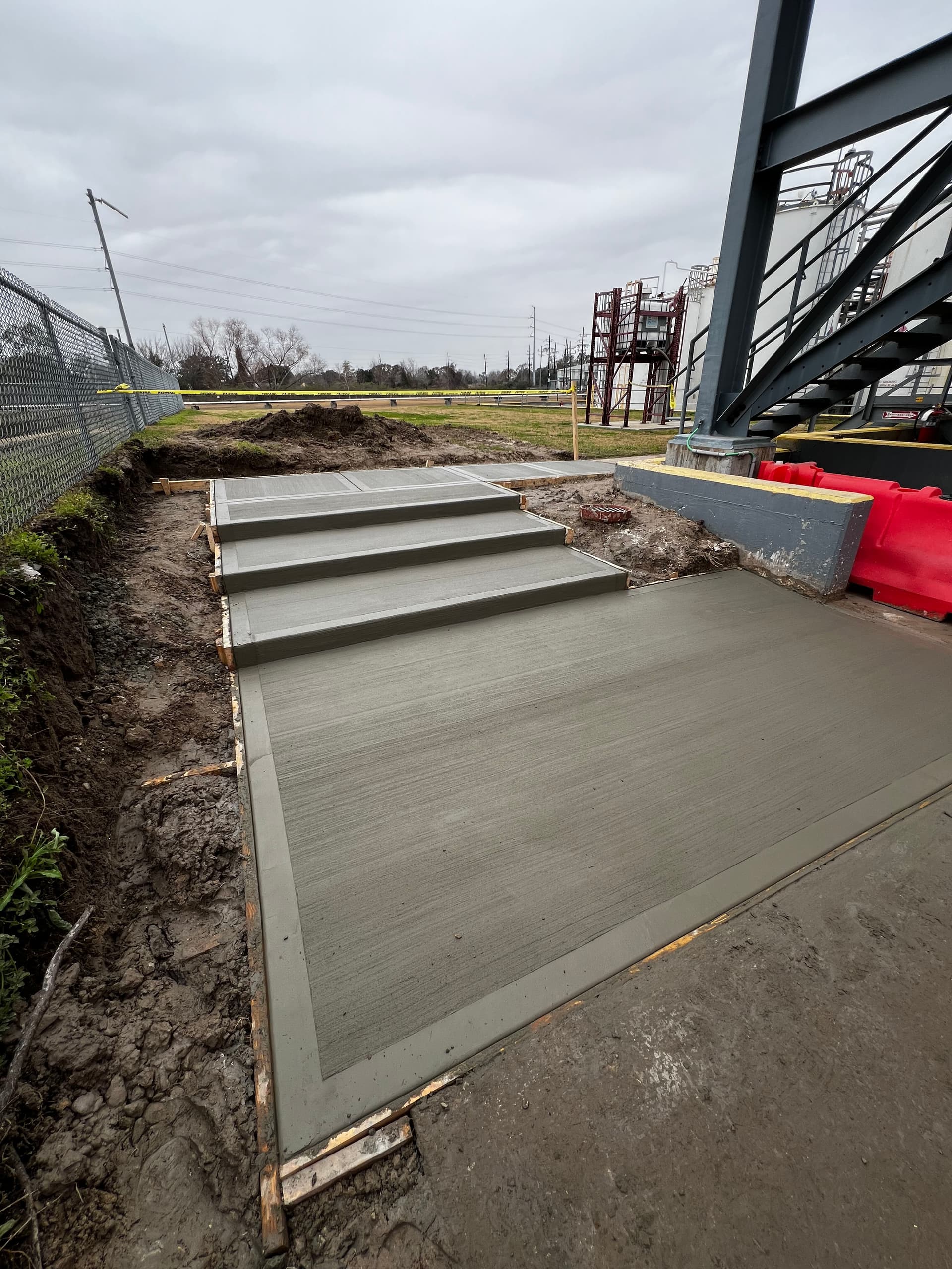 Gallery photos for Concrete Steps and Slab Pour at an Industrial Worksite: Image #7