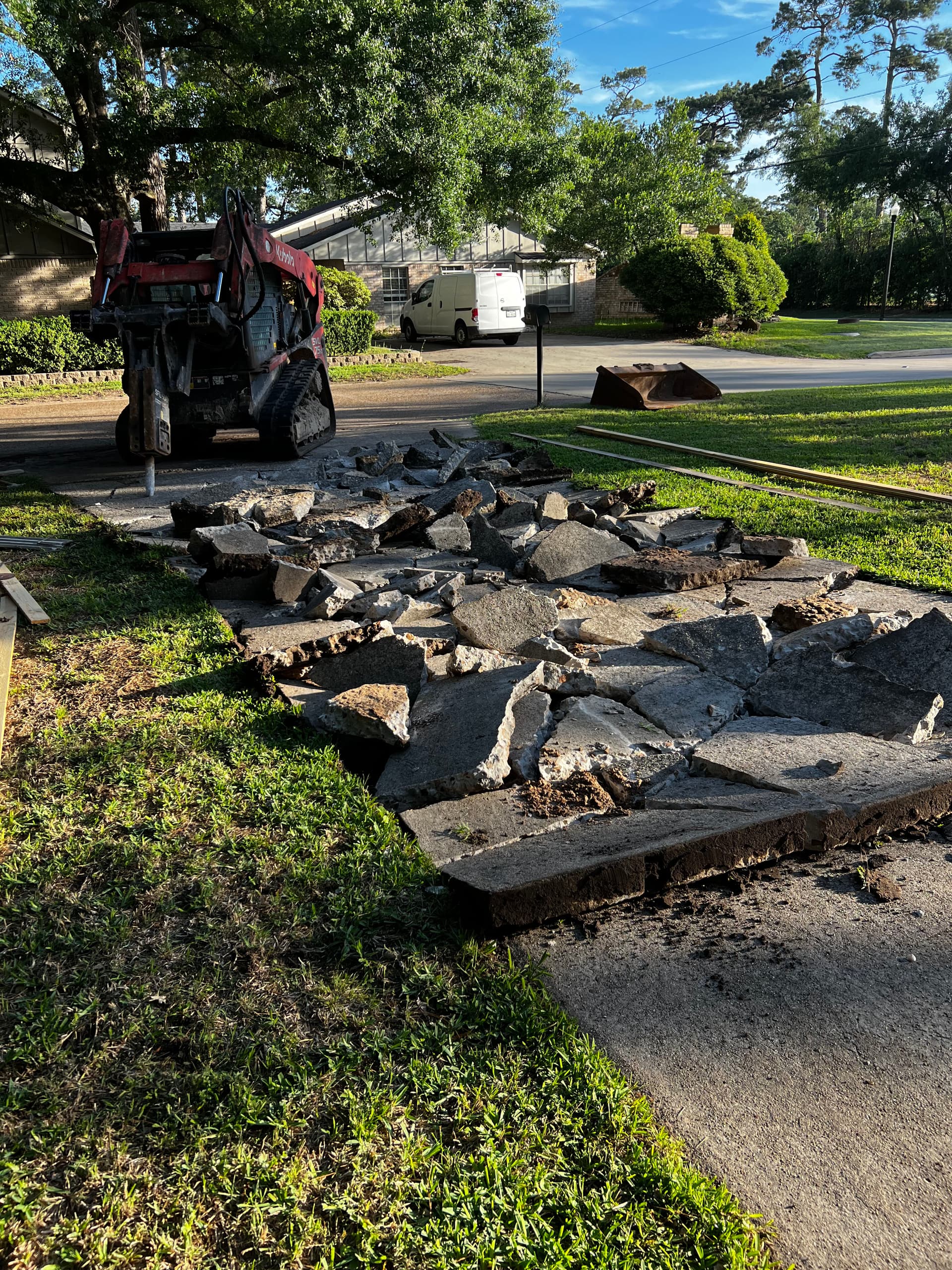 Gallery photos for Cracked Driveway Removed and Replaced the Right Way: Image #1