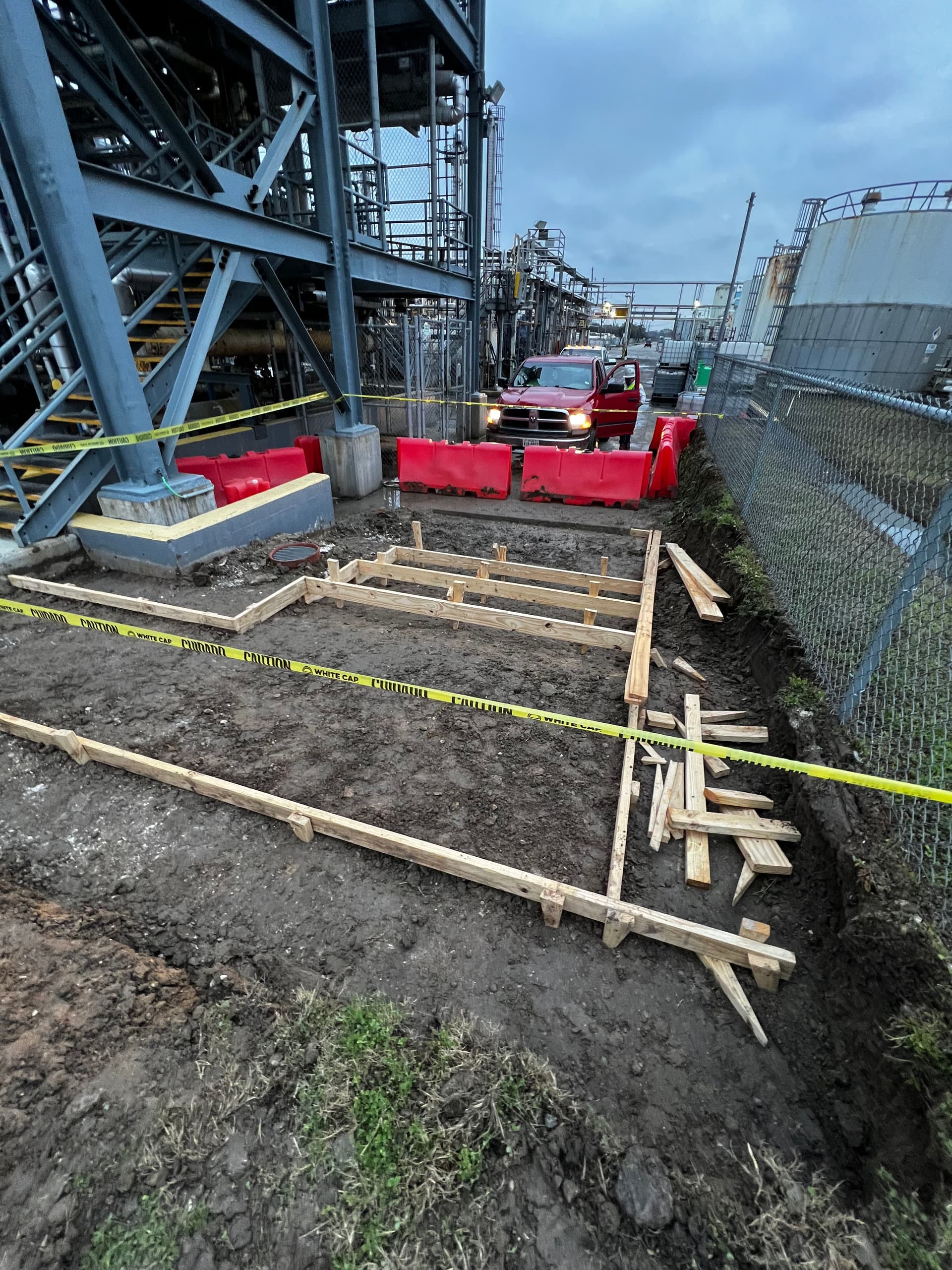 Gallery photos for Concrete Steps and Slab Pour at an Industrial Worksite: Image #4