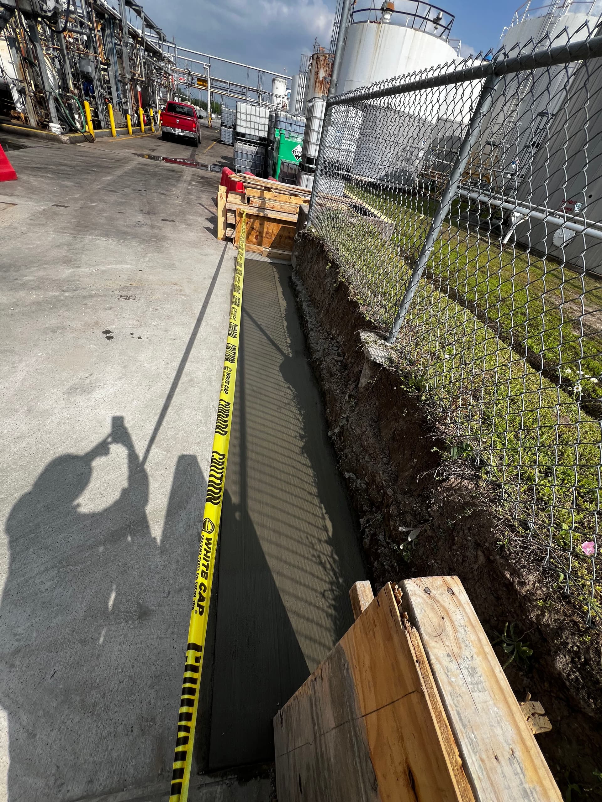 Gallery photos for Concrete Retention Wall Built for a Heavy-Duty Industrial Jobsite: Image #4