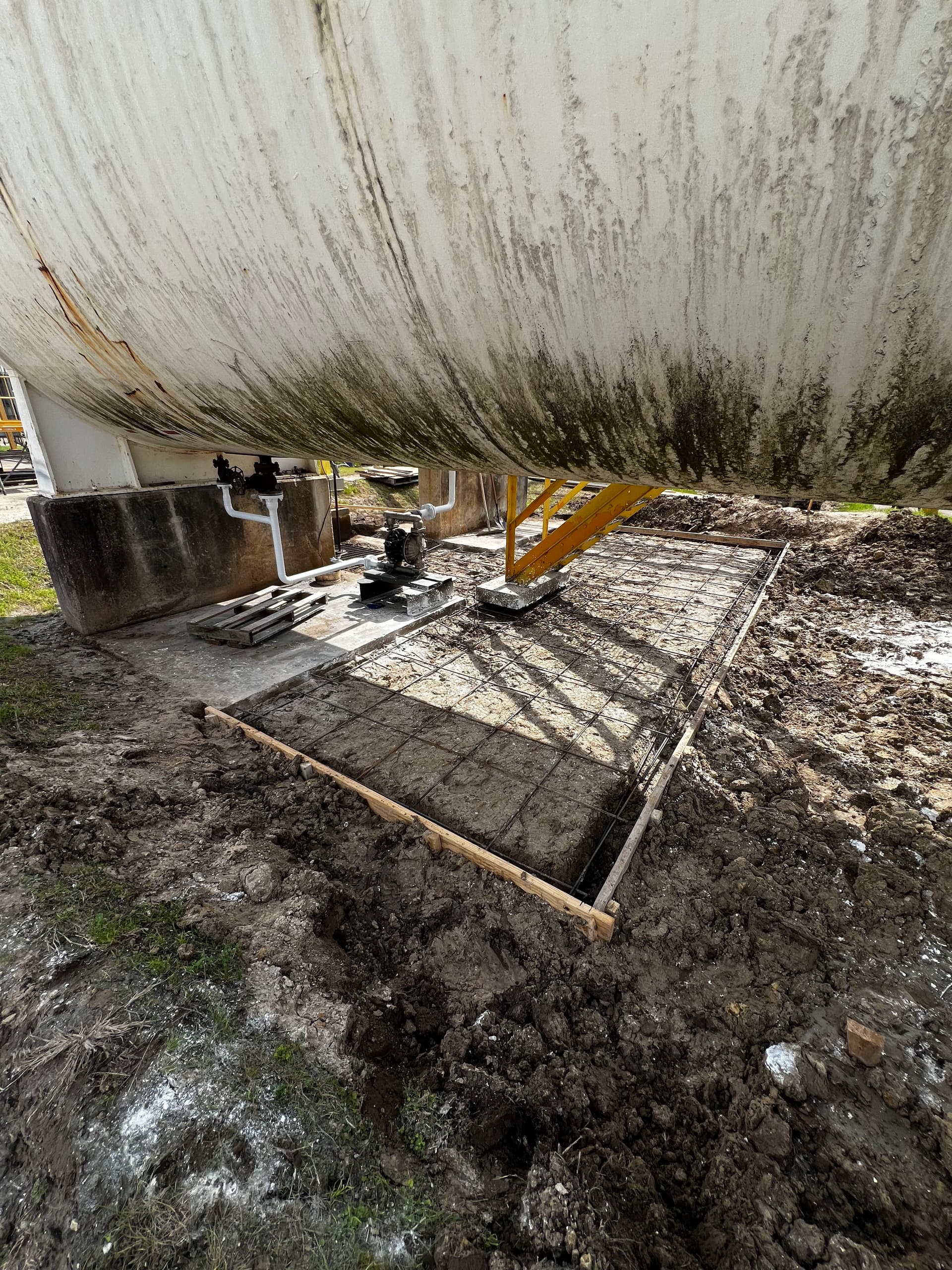 Gallery photos for Reinforced Concrete Access Pad Built for Industrial Safety: Image #5