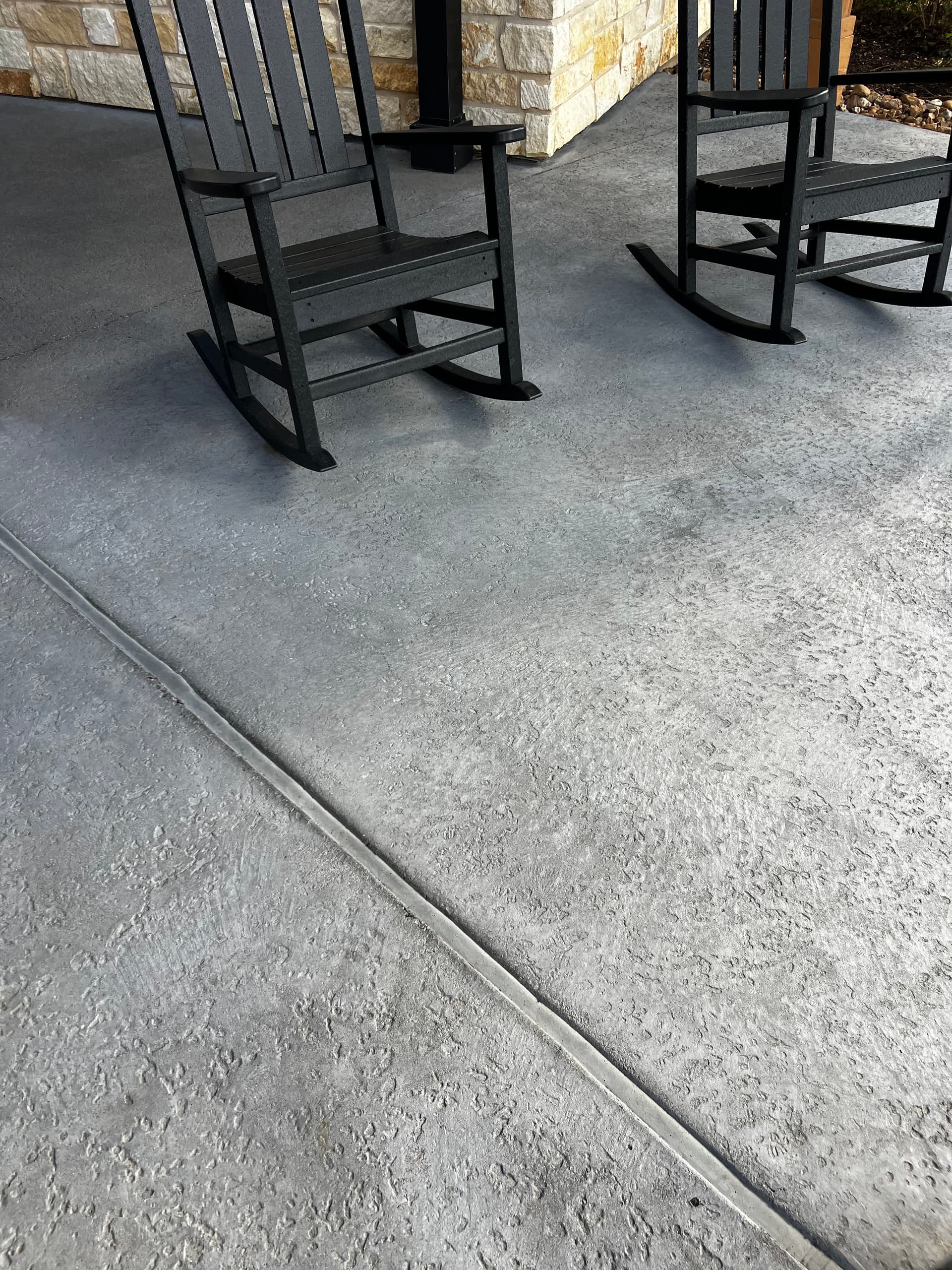 Stone-Texture Concrete Finishes That Look Good and Work Hard