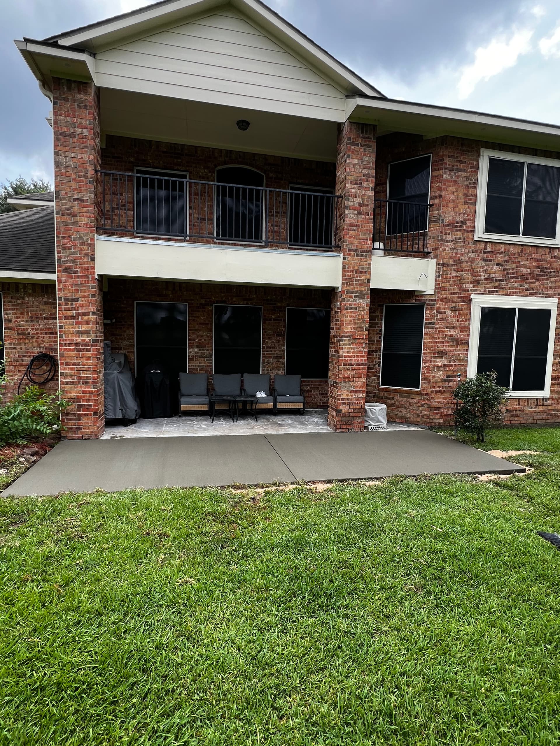 Gallery photos for Cracked Patio Demolished and Replaced With Fresh Concrete Slab: Image #8