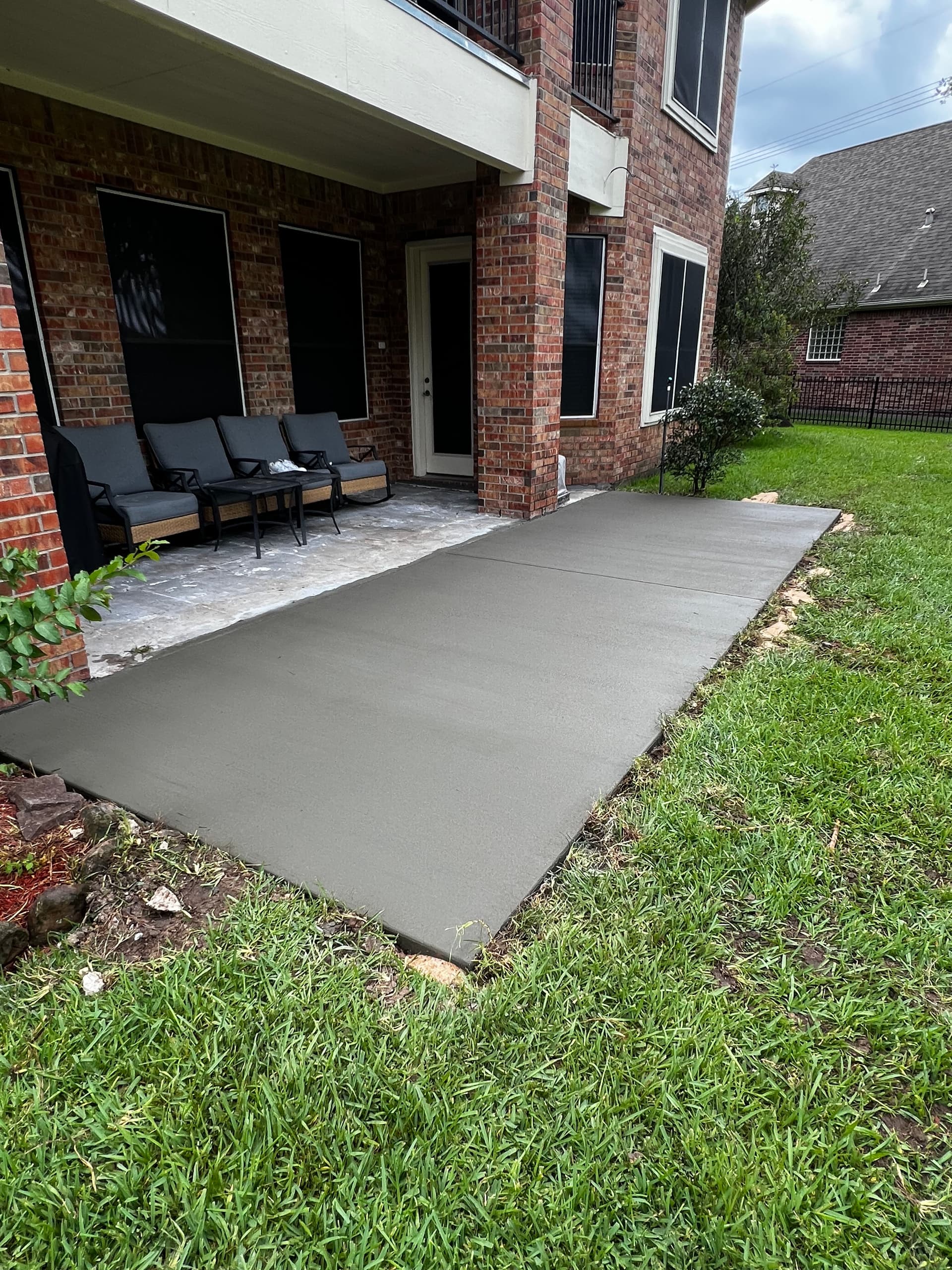 Gallery photos for Cracked Patio Demolished and Replaced With Fresh Concrete Slab: Image #5
