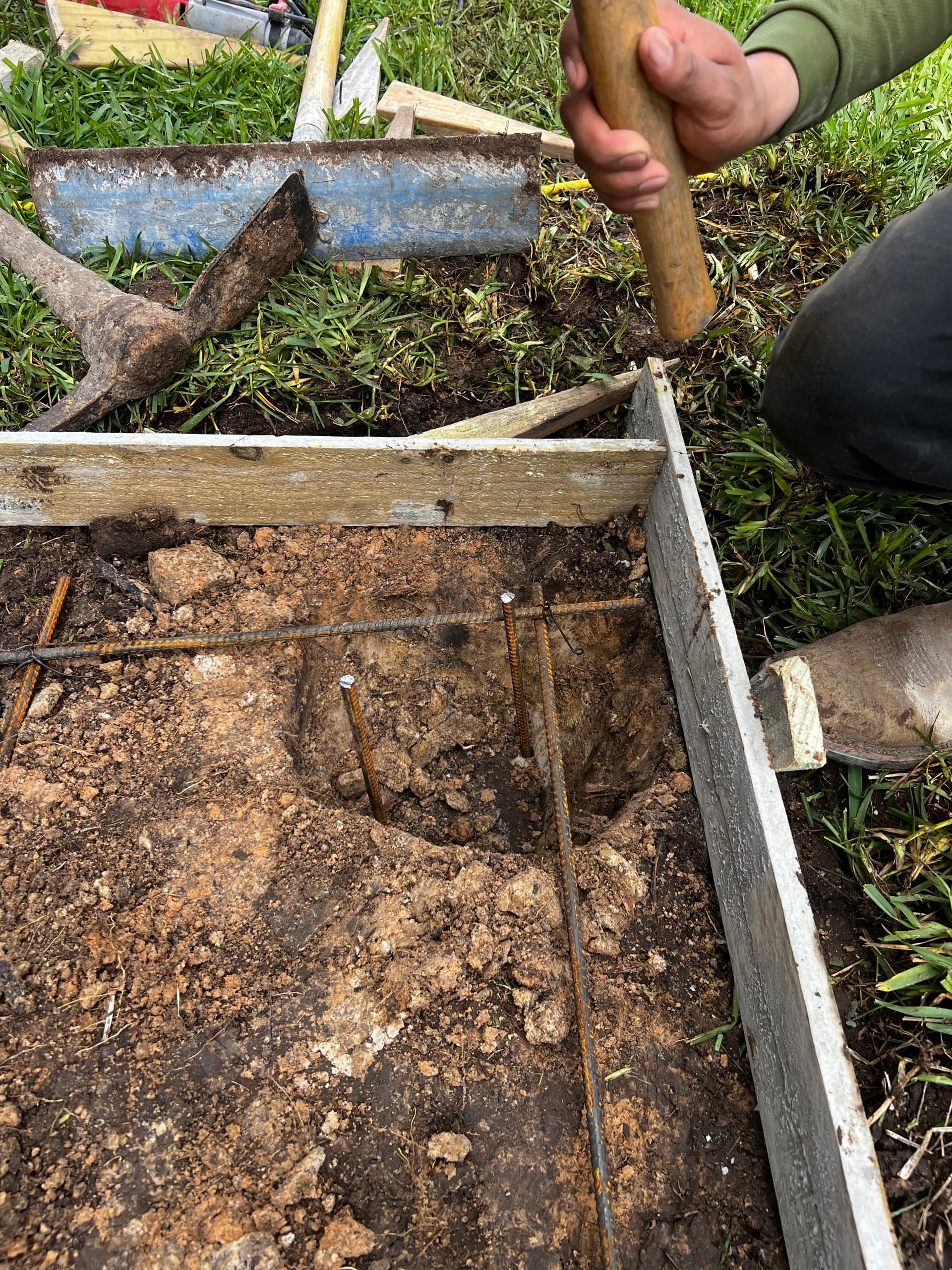 Gallery photos for Cracked Patio Demolished and Replaced With Fresh Concrete Slab: Image #3