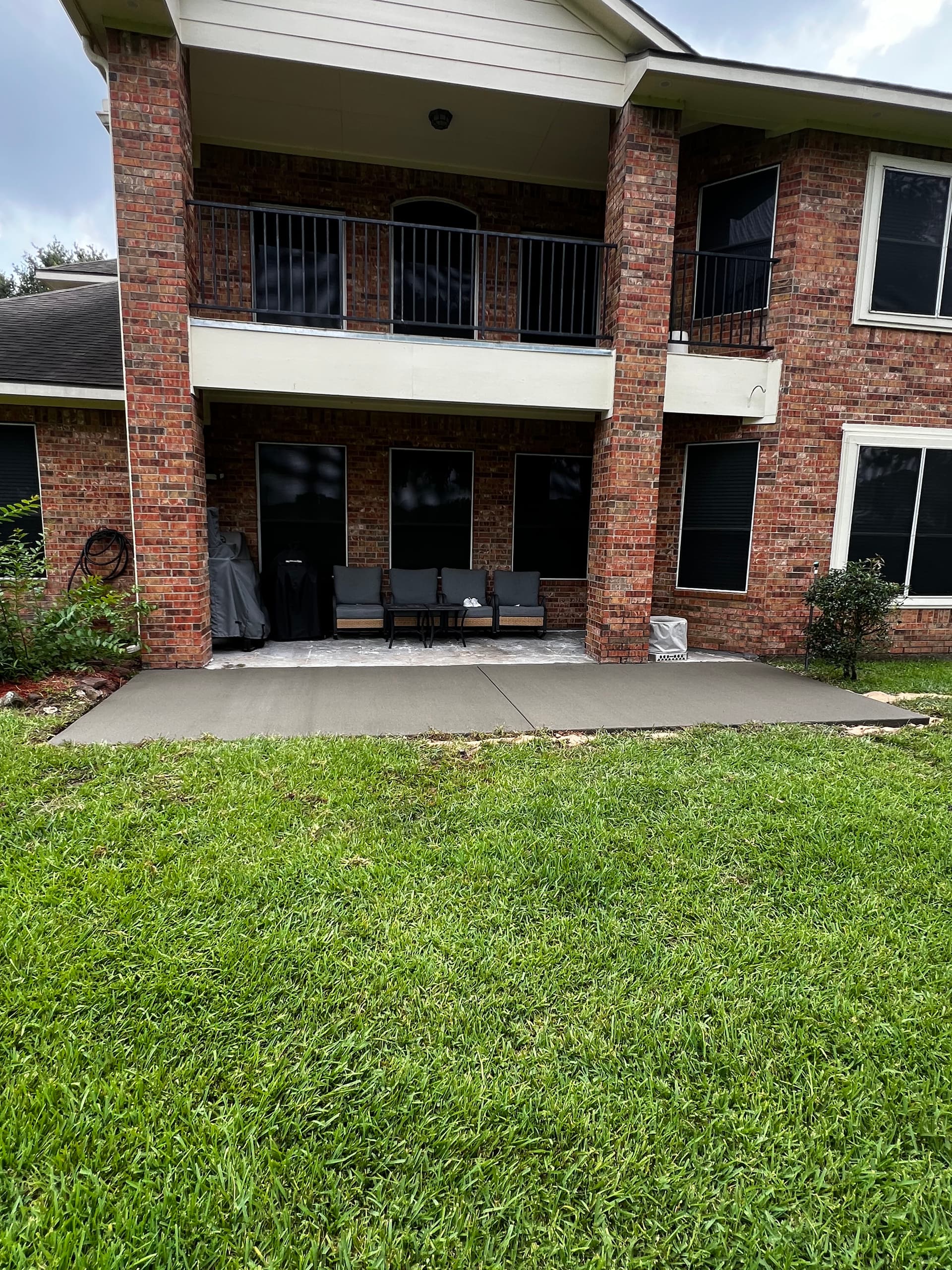 Gallery photos for Cracked Patio Demolished and Replaced With Fresh Concrete Slab: Image #7