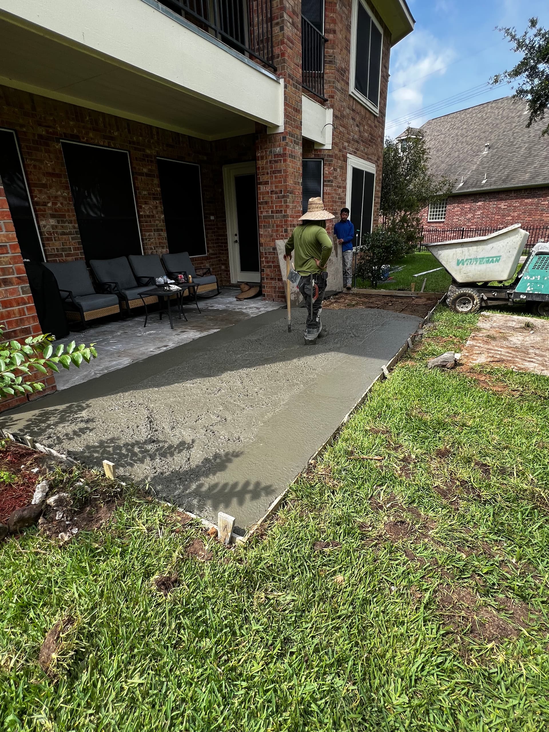 Gallery photos for Cracked Patio Demolished and Replaced With Fresh Concrete Slab: Image #4