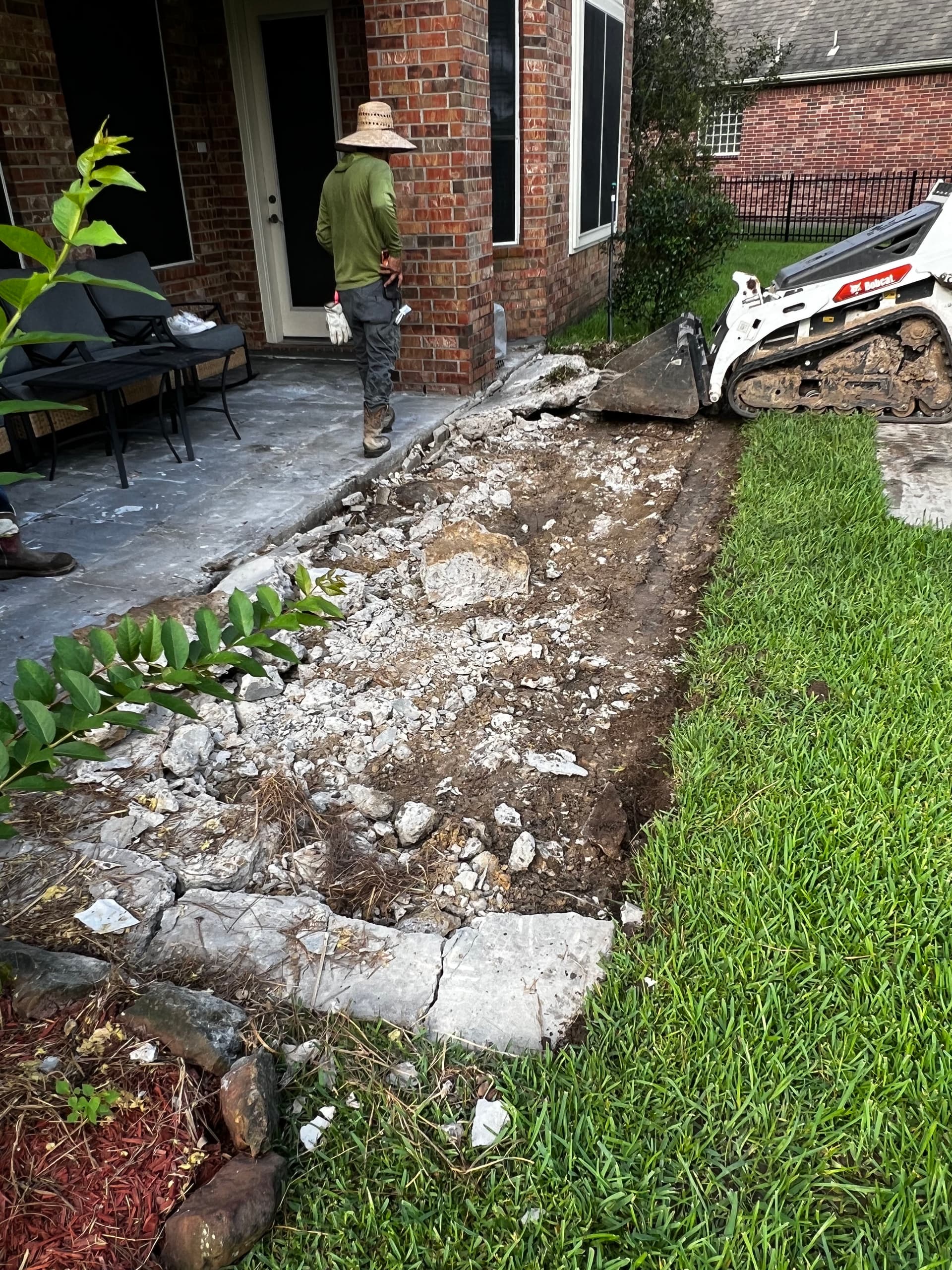 Gallery photos for Cracked Patio Demolished and Replaced With Fresh Concrete Slab: Image #2